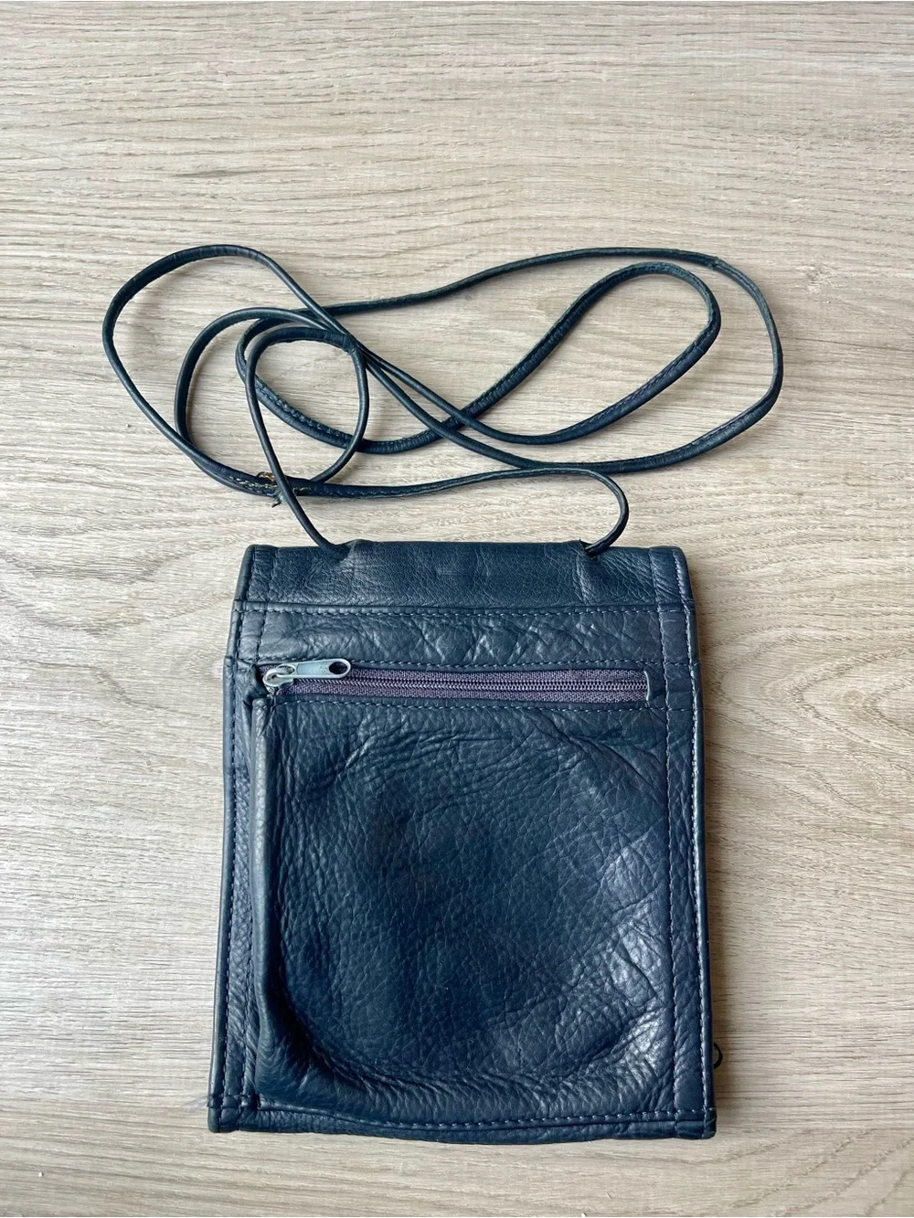 Kenneth Cole Navy Genuine Leather Travel Organizer Crossbody Bag 1990s